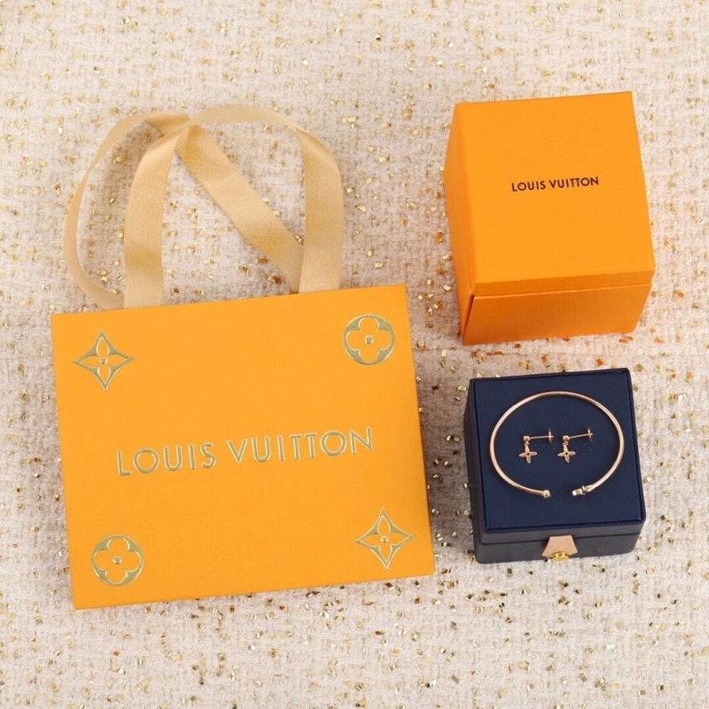 Trendsetting Louis Vuitton Bracelets 248684