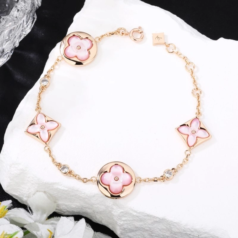Cozy Louis Vuitton Bracelets 248699