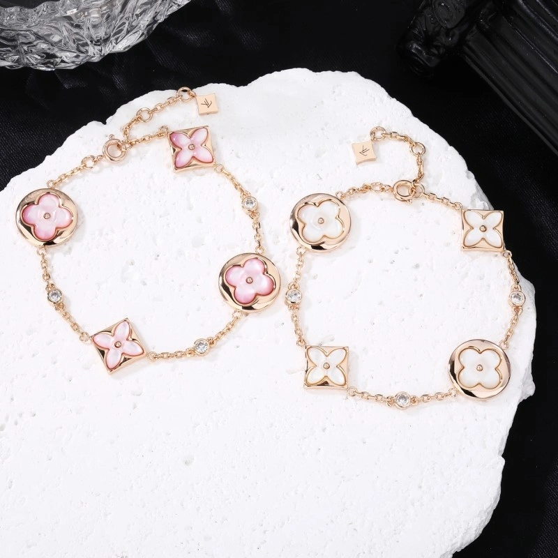 Cozy Louis Vuitton Bracelets 248699