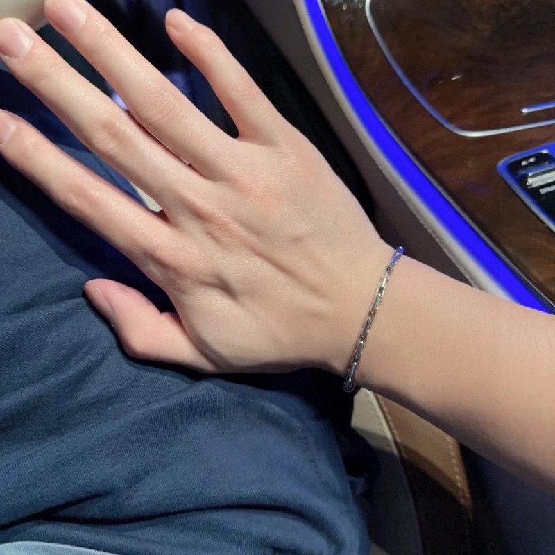 Louis Vuitton Bracelets Compact 248709