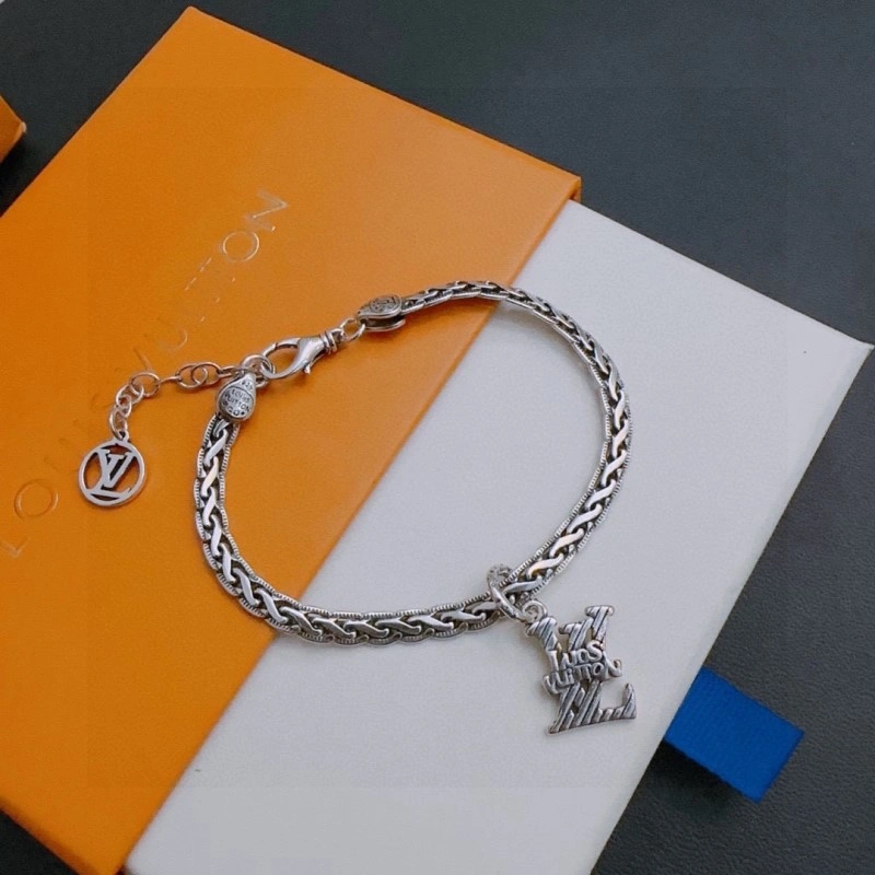 Louis Vuitton Bracelets Lightweight 248681