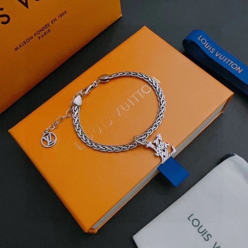 Louis Vuitton Bracelets Lightweight 248681