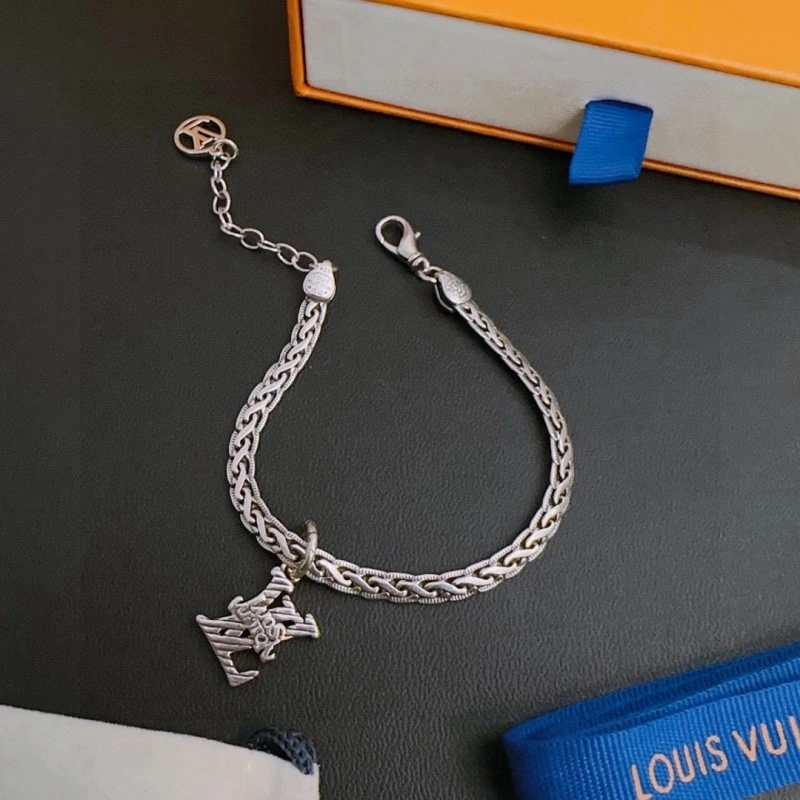 Louis Vuitton Bracelets Lightweight 248681