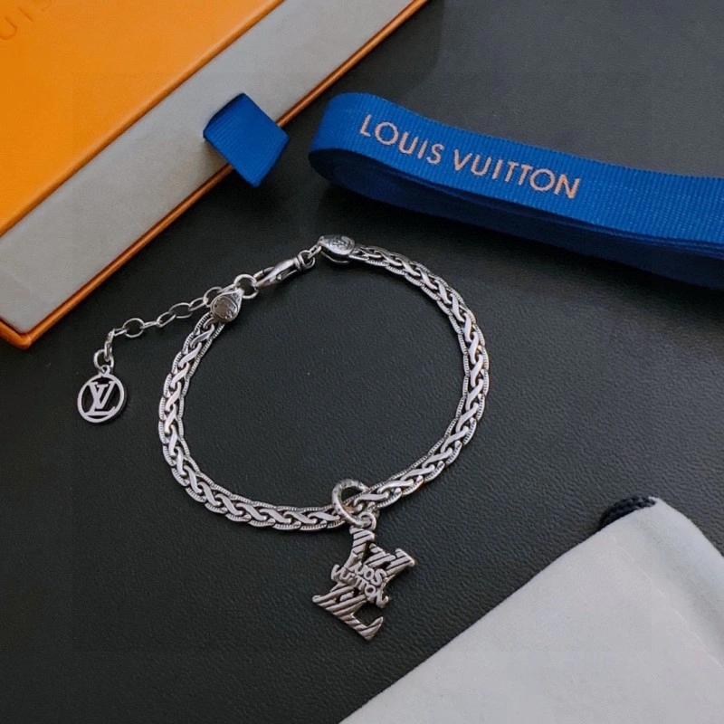 Louis Vuitton Bracelets Lightweight 248681