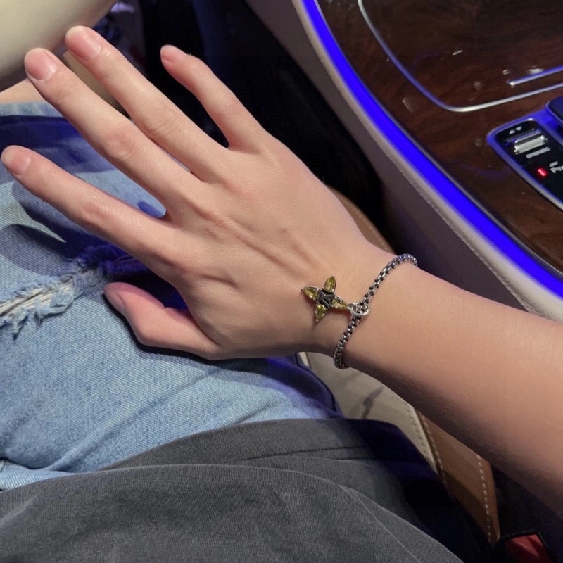 Louis Vuitton Bracelets SmartChoice 248675