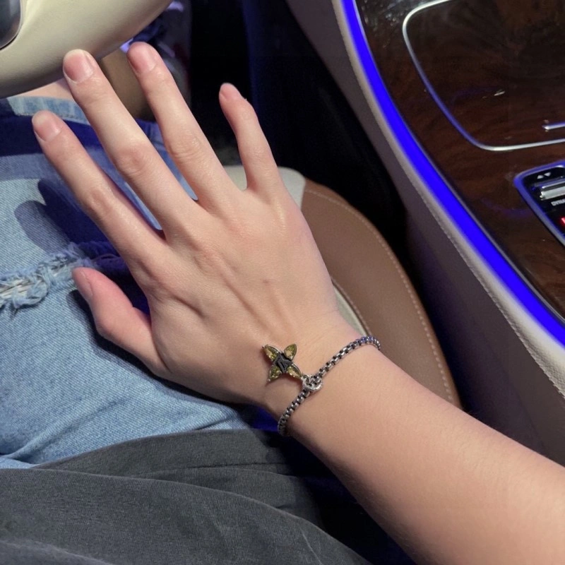 Louis Vuitton Bracelets SmartChoice 248675