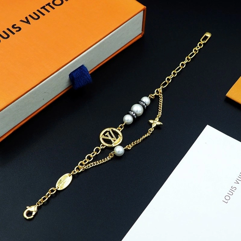 Premium Louis Vuitton Bracelets 248652