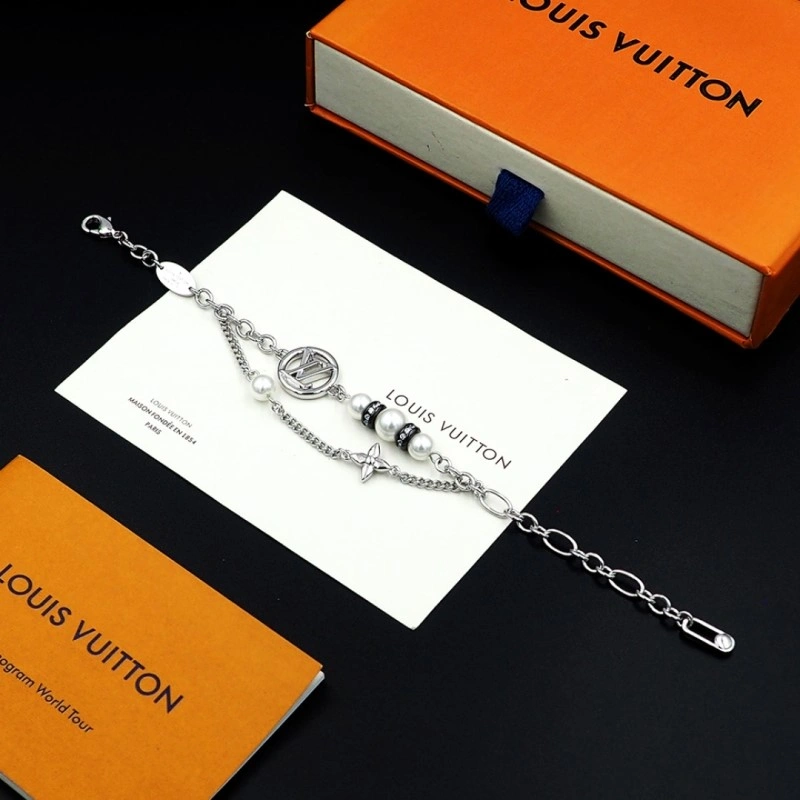 Louis Vuitton Bracelets Lightweight 248657