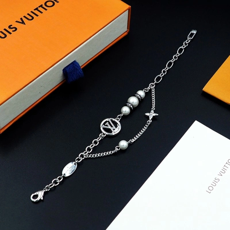 Louis Vuitton Bracelets Lightweight 248657