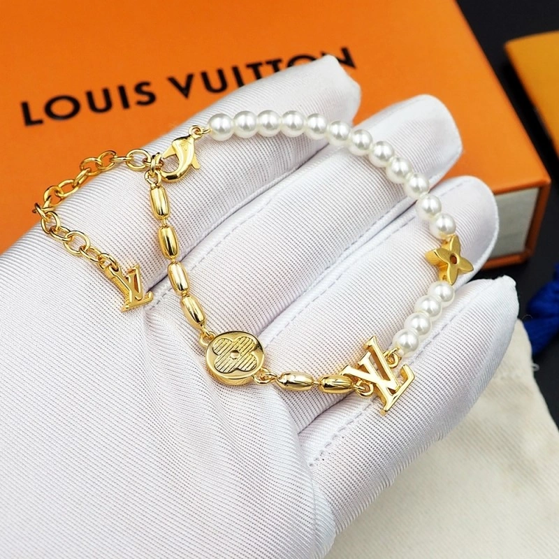 ComfortFit Louis Vuitton Bracelets 248369