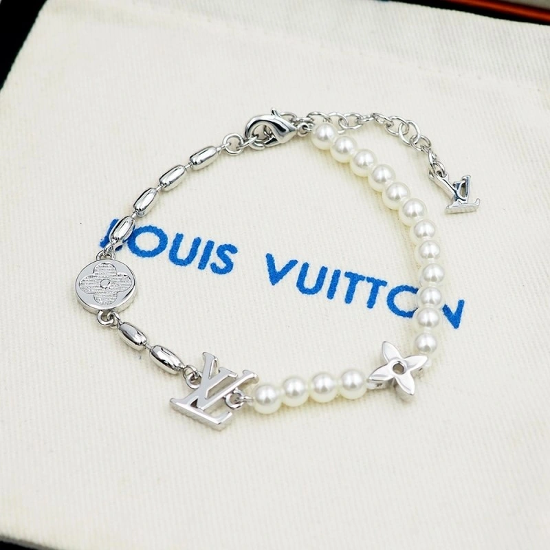 EyeCatching Louis Vuitton Bracelets 248371