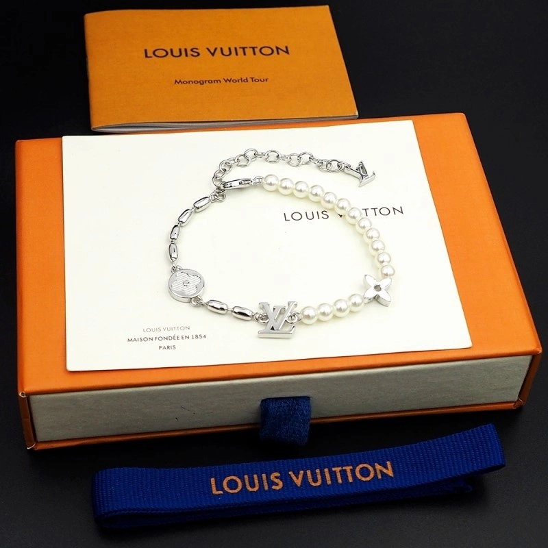 EyeCatching Louis Vuitton Bracelets 248371
