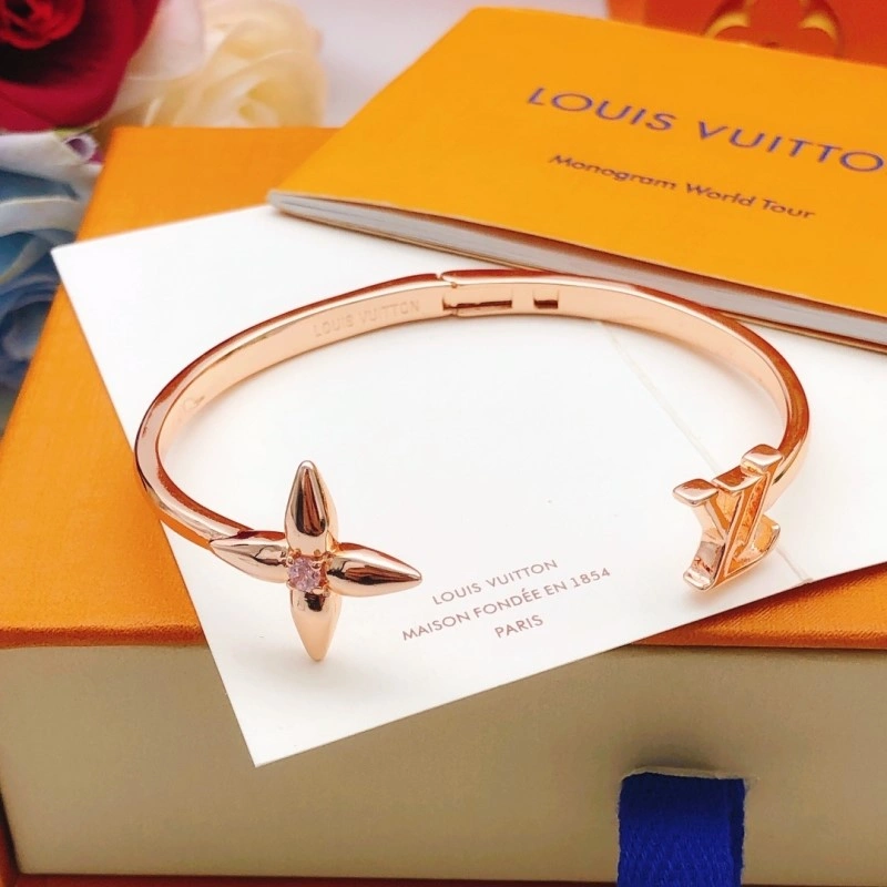 Sporty Louis Vuitton Bracelets 248362