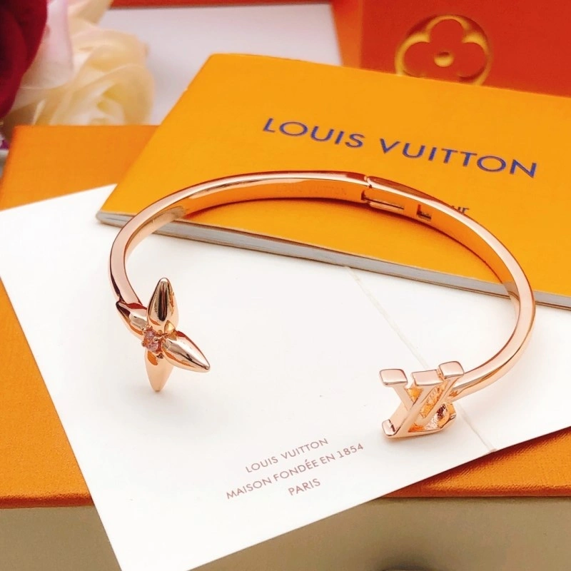 Sporty Louis Vuitton Bracelets 248362