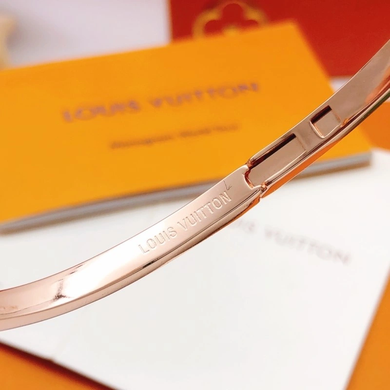 Sporty Louis Vuitton Bracelets 248362