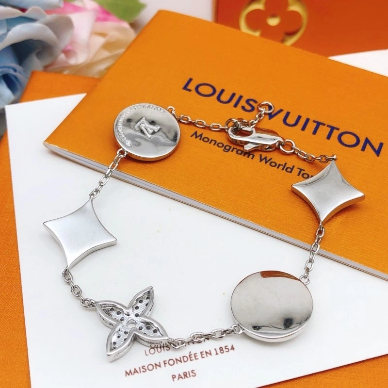 Attractive Louis Vuitton Bracelets 248352