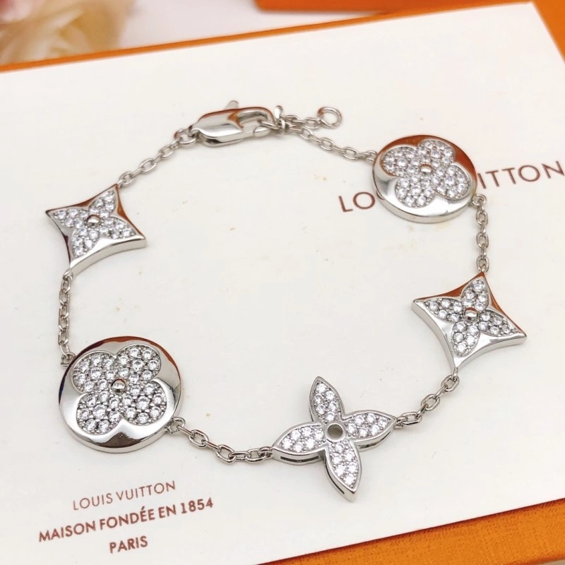 Attractive Louis Vuitton Bracelets 248352