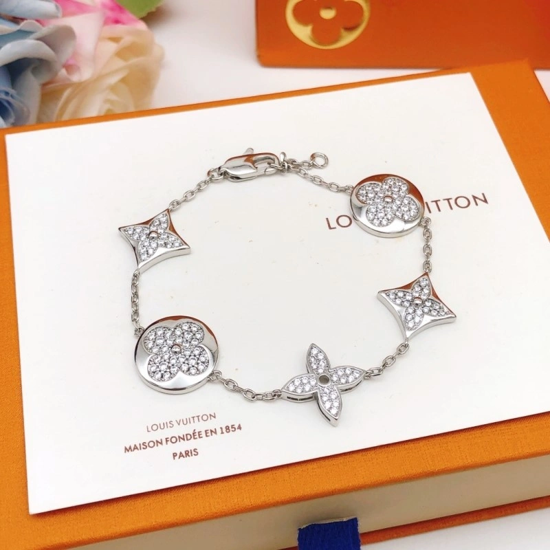 Attractive Louis Vuitton Bracelets 248352
