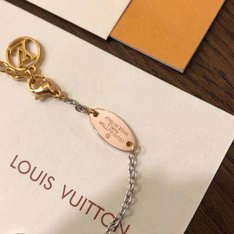 MoistureWicking Louis Vuitton Bracelets 248353