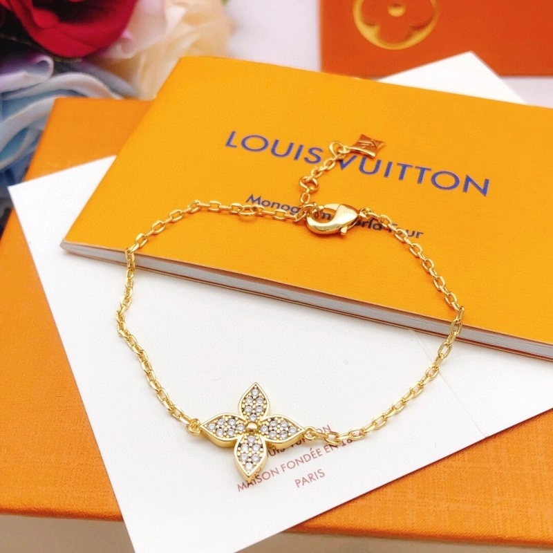 Louis Vuitton Bracelets Attractive 248340