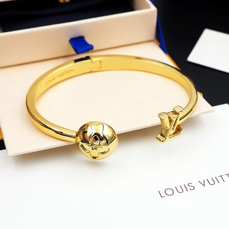 Louis Vuitton Bracelets FashionForward 248327