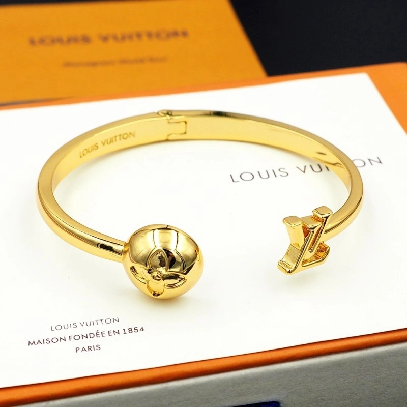 Louis Vuitton Bracelets FashionForward 248327