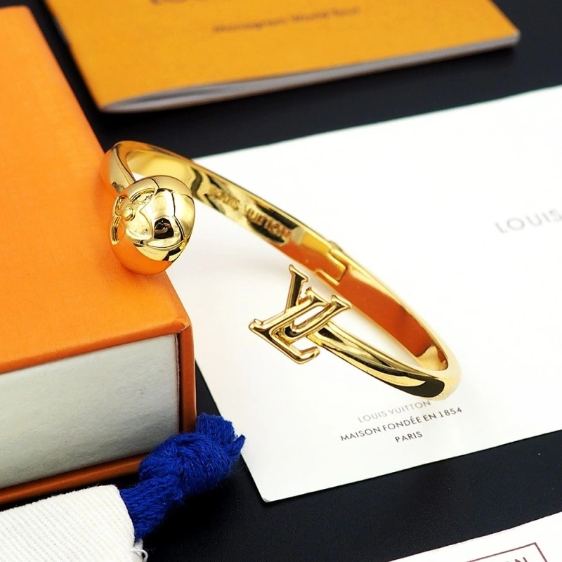 Louis Vuitton Bracelets FashionForward 248327