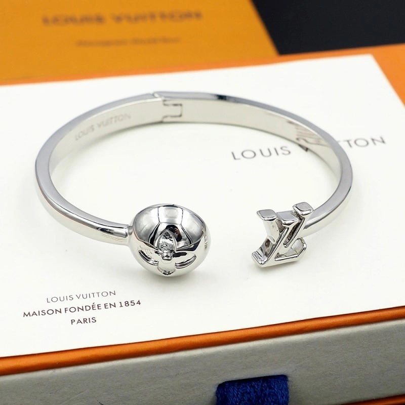 Functional Louis Vuitton Bracelets 248335