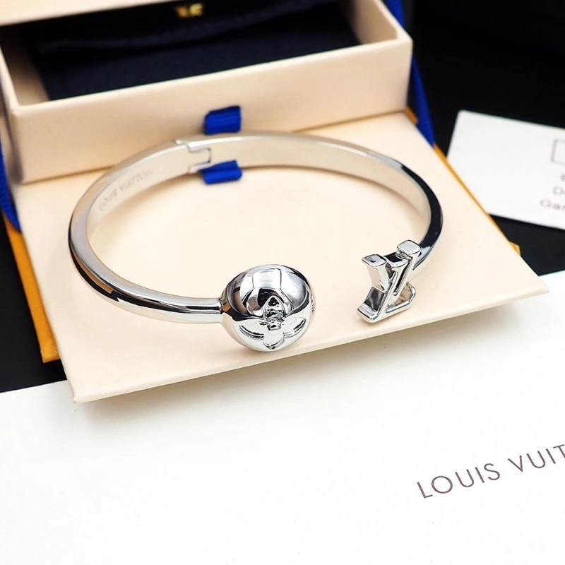 Functional Louis Vuitton Bracelets 248335