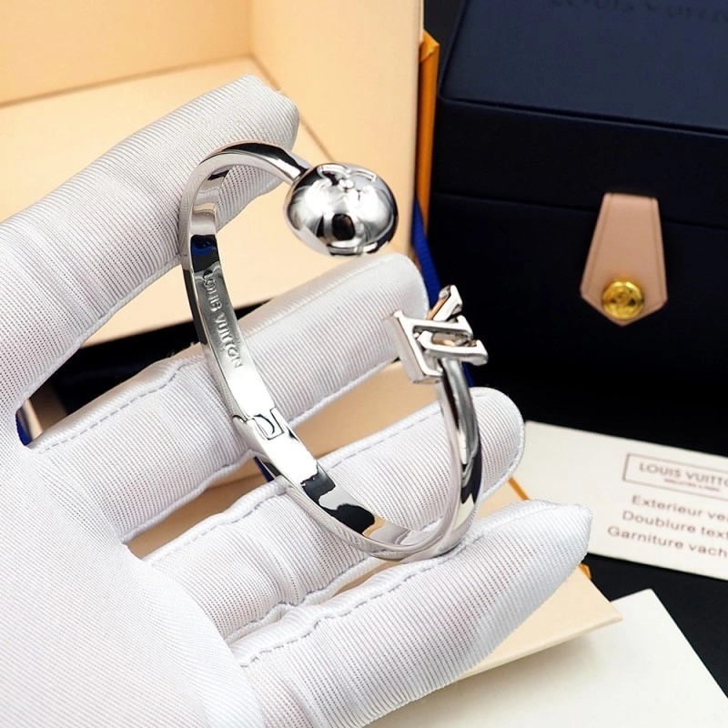 Functional Louis Vuitton Bracelets 248335