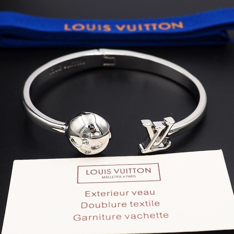 Functional Louis Vuitton Bracelets 248335