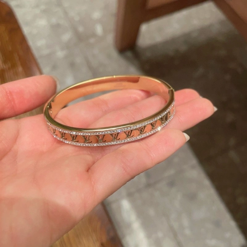 Louis Vuitton Bracelets FashionForward 248333