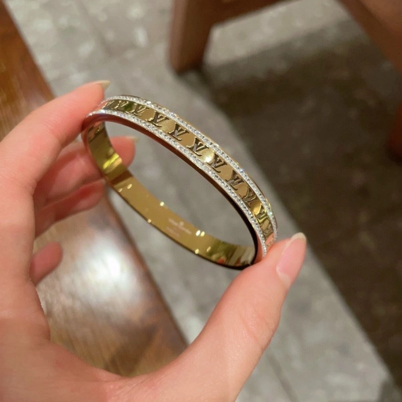 Louis Vuitton Bracelets FashionForward 248333