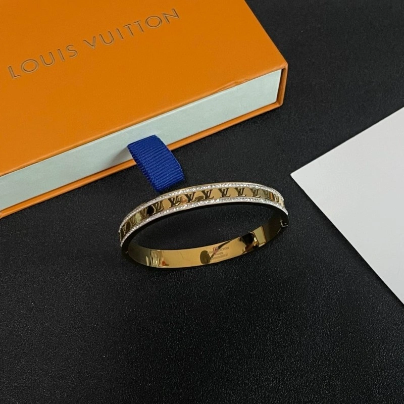 Louis Vuitton Bracelets FashionForward 248333