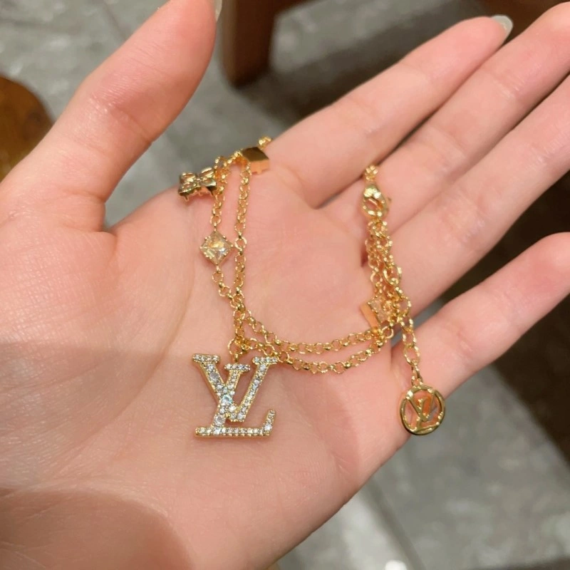Sleek Louis Vuitton Bracelets 248328