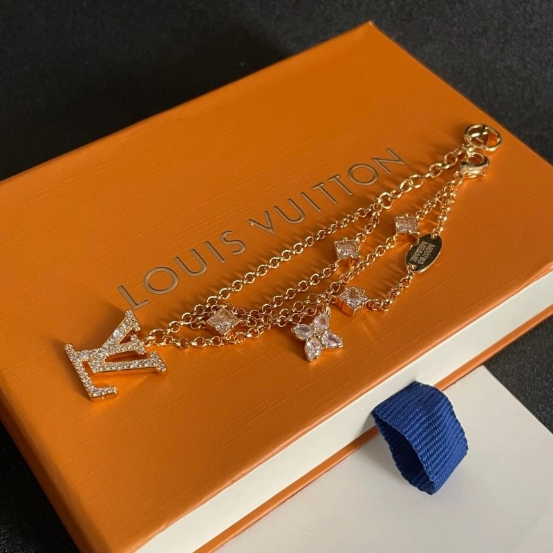 Sleek Louis Vuitton Bracelets 248328