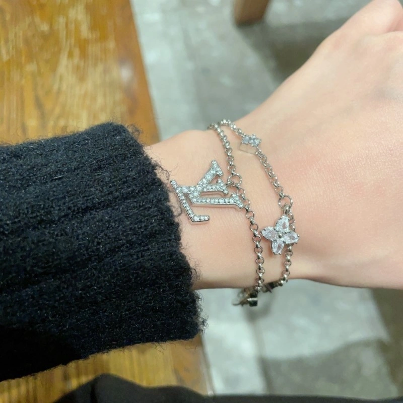Louis Vuitton Bracelets Supportive 248325