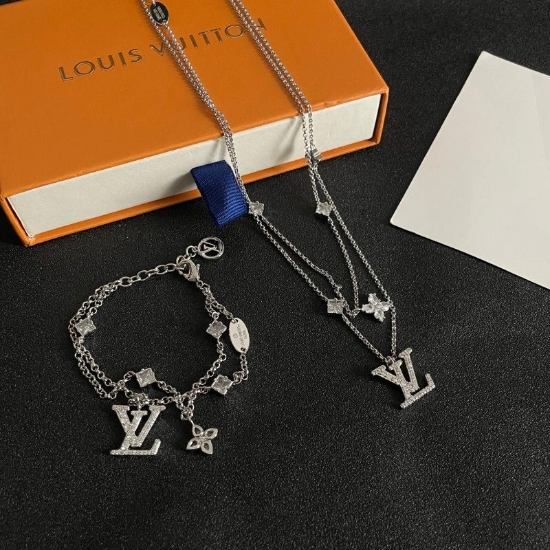 Louis Vuitton Bracelets Supportive 248325