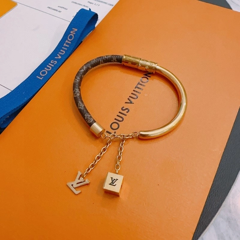Durable Louis Vuitton Bracelets 248316