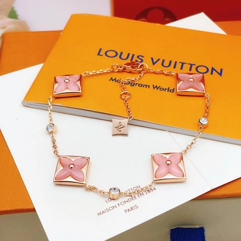 MoistureWicking Louis Vuitton Bracelets 248306