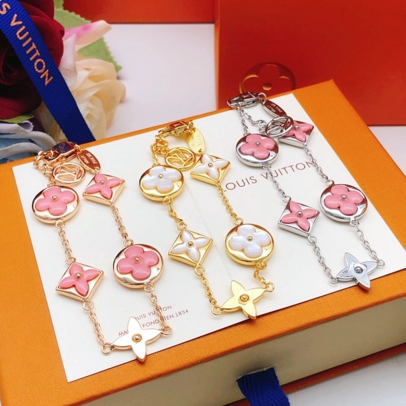 Attractive Louis Vuitton Bracelets 248301