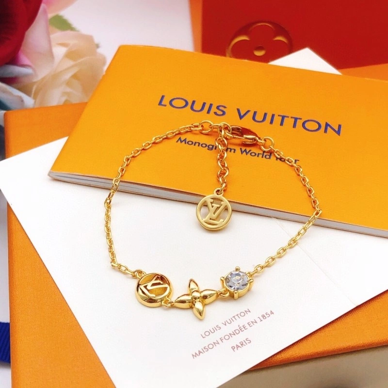 Cozy Louis Vuitton Bracelets 248282