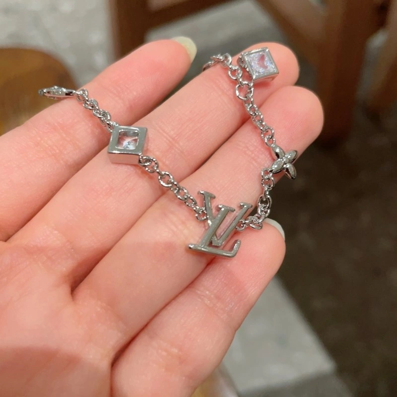 Louis Vuitton Bracelets Cozy 248291