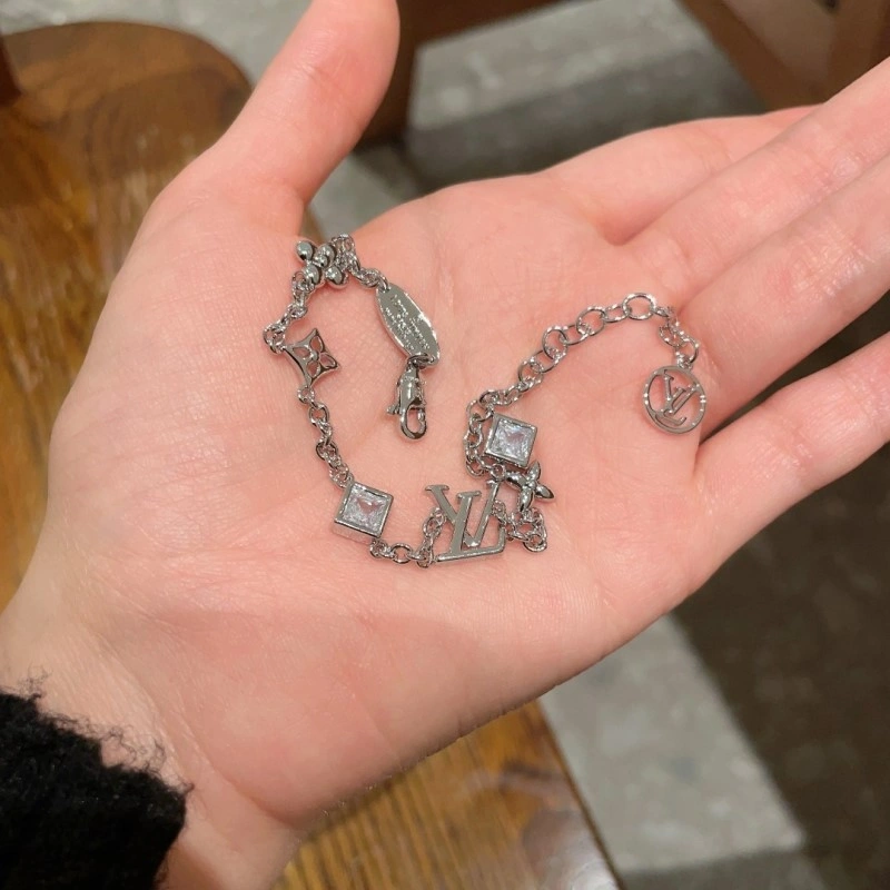 Louis Vuitton Bracelets Cozy 248291