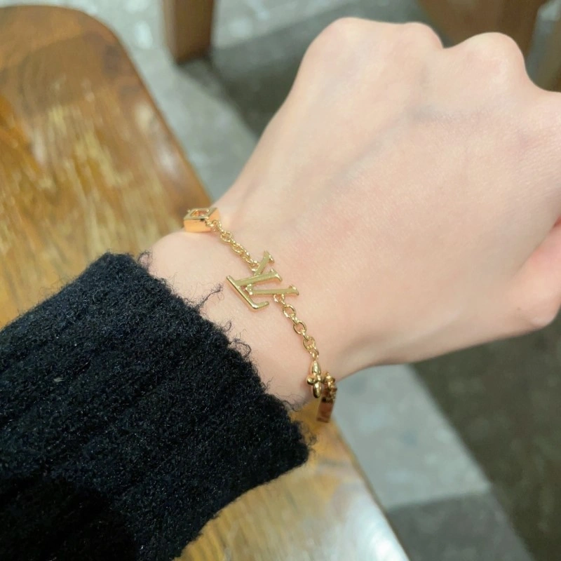 Louis Vuitton Bracelets Lightweight 248283