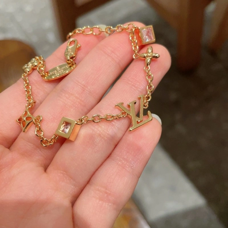 Louis Vuitton Bracelets Lightweight 248283
