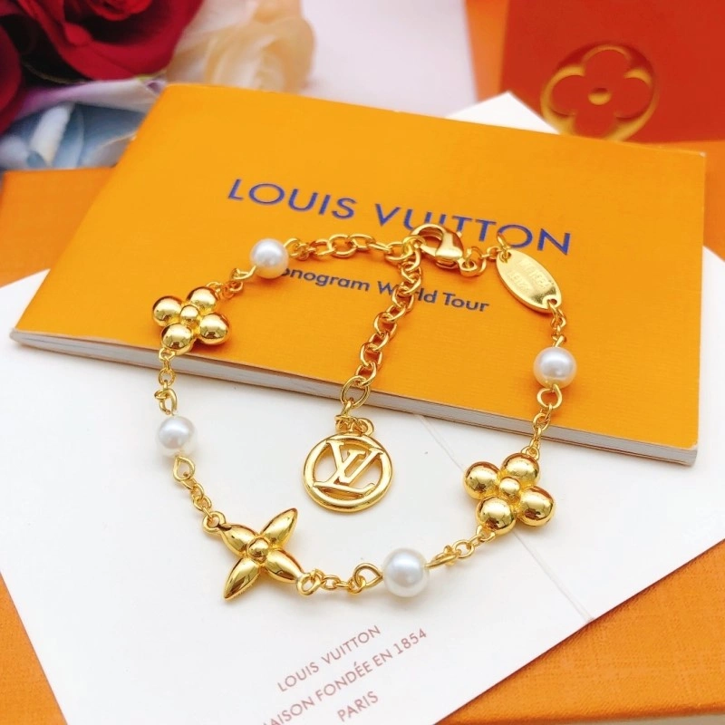 Comfortable Louis Vuitton Bracelets 248267