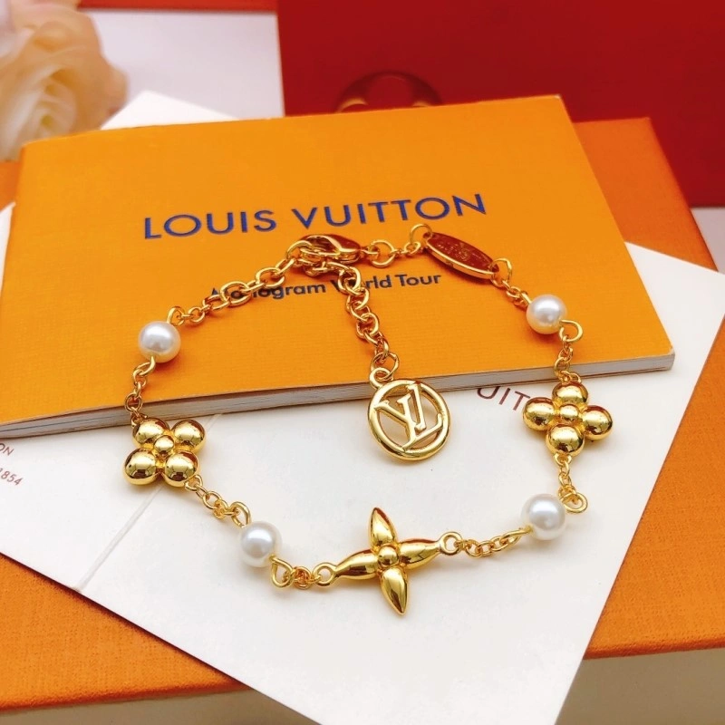 Comfortable Louis Vuitton Bracelets 248267