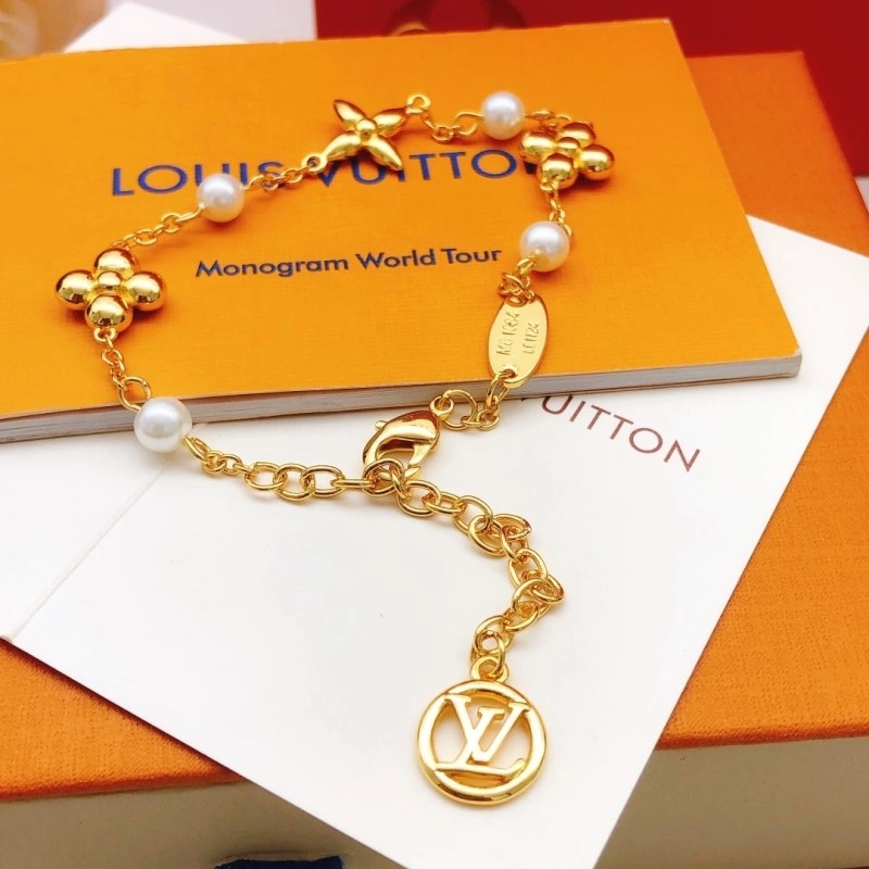 Comfortable Louis Vuitton Bracelets 248267