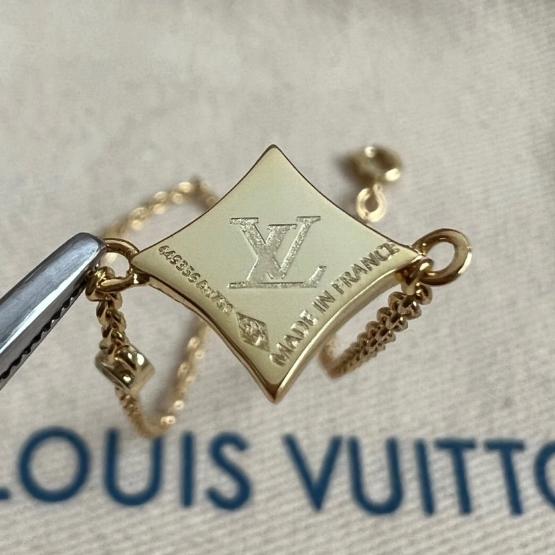 AllSeason Louis Vuitton Bracelets 248275